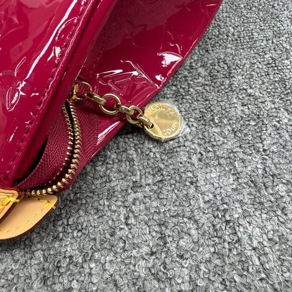 Louis Vuitton Brea Leather Vernis Shoulder Bag 699-092225 - Picture 6 of 14